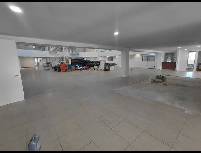 5,600M² OFFICE TO LET IN VORNA VALLEY